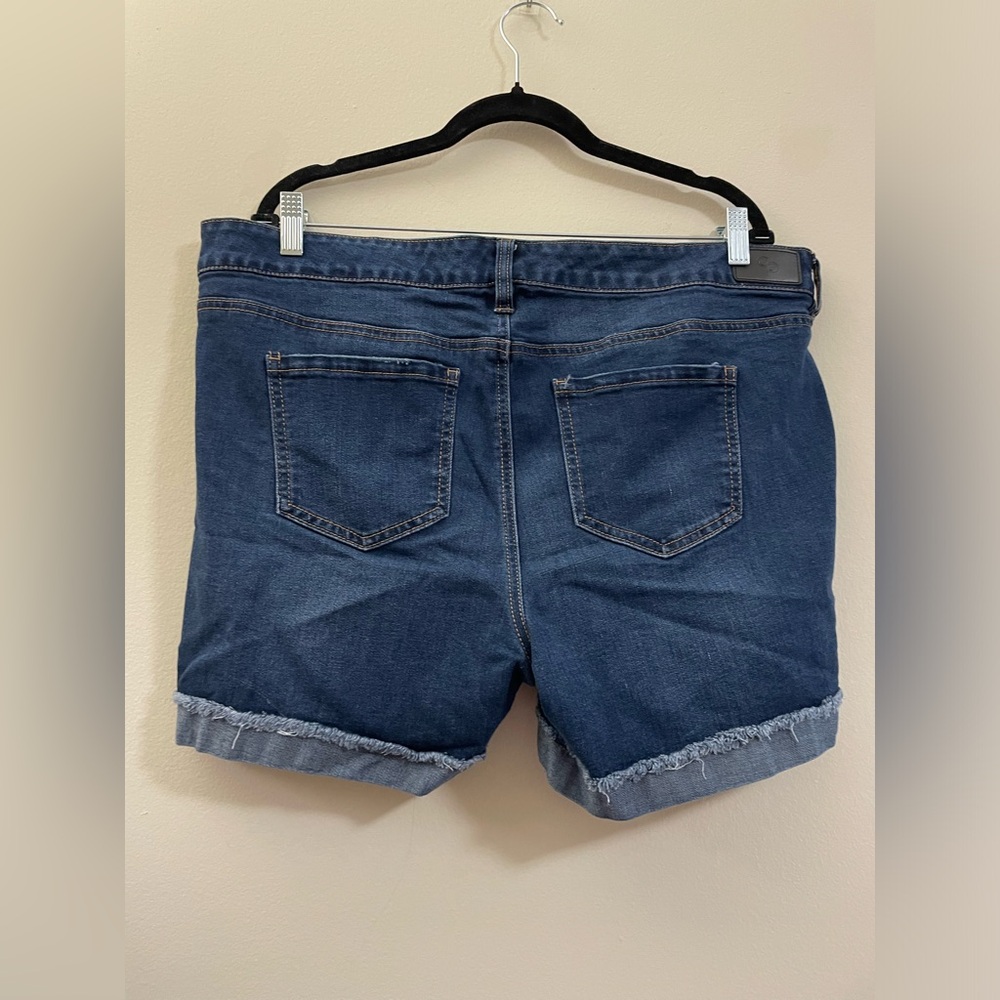 NWOT Celebrity Pink Ripped High Rise Shorts - 18 - Picture 6 of 12
